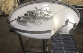 Вращающийся накопительный стол для линии по маркировке банок для компании 