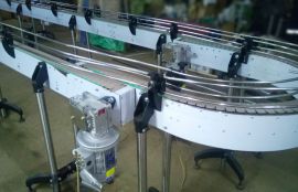 Пластинчатый конвейер для транспортировки бутылок с подсолнечным маслом - фото 3